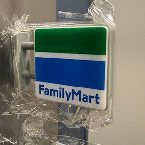 NWOT- Mini Konbini Lightbox Fridge Magnet: FamilyMart